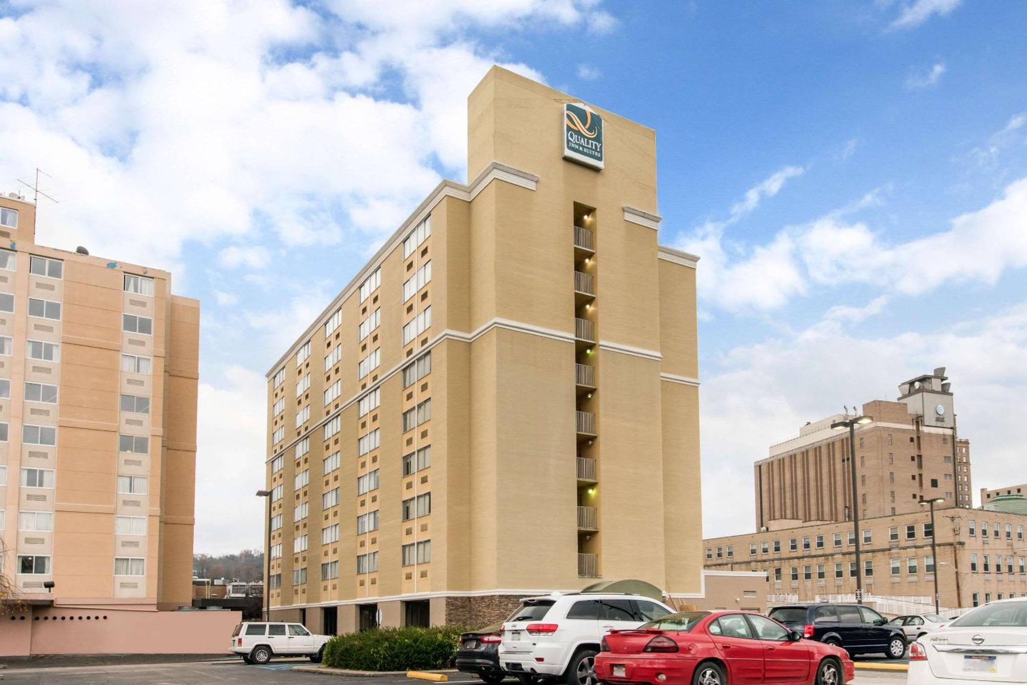 Hotel Quality & - Civic Center 2*