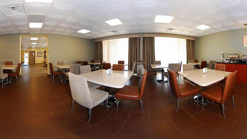 Quality & - Civic Center Hotel 2*